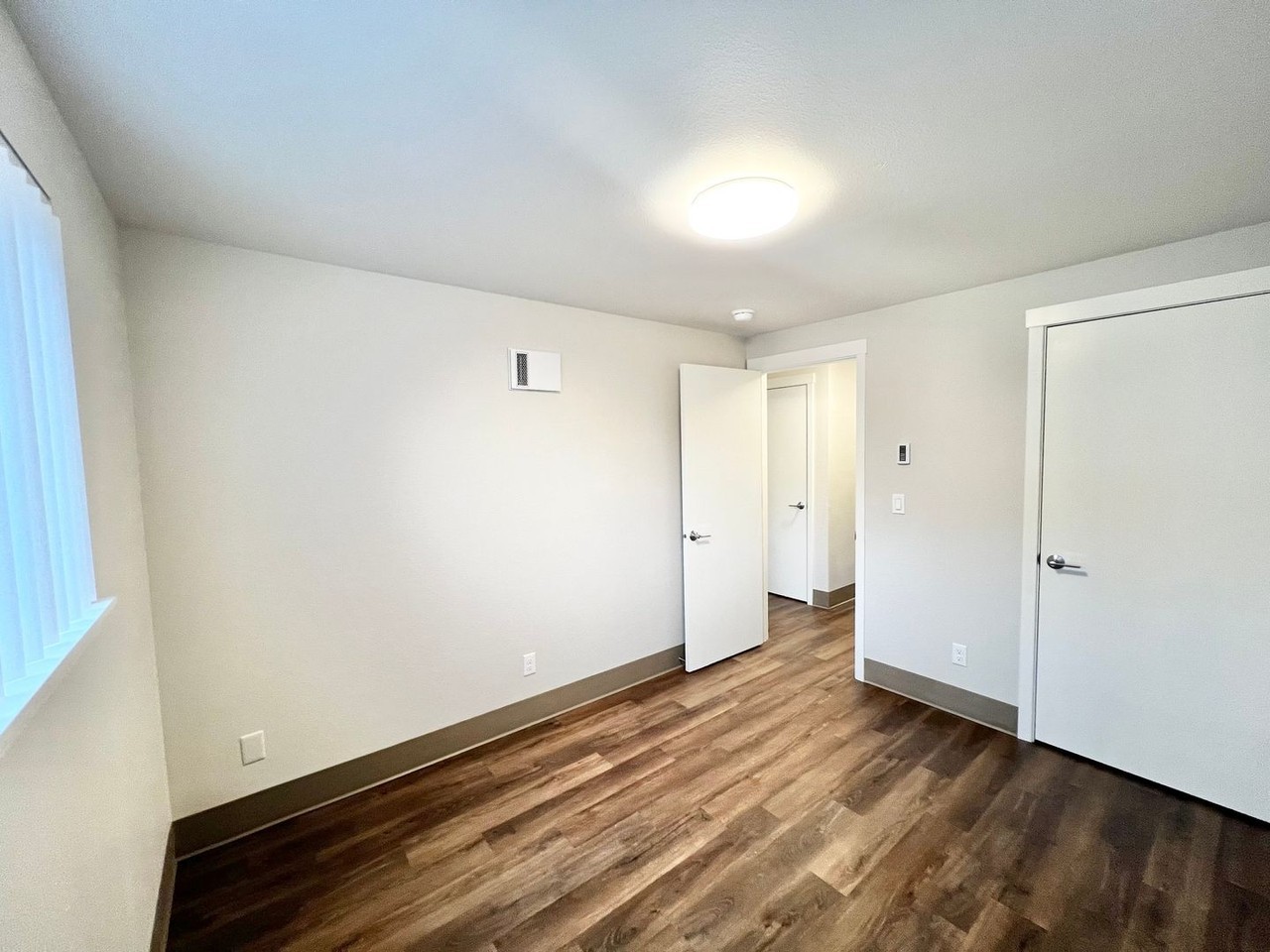 Cougar Creek Apartments - Photo 7 of 9