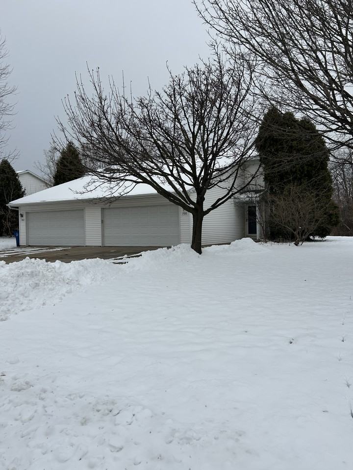 700 Parkview Rd #700 - Photo 2 of 14