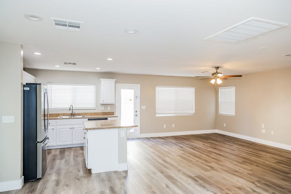 7310 Prussian Green St - Photo 4 of 17