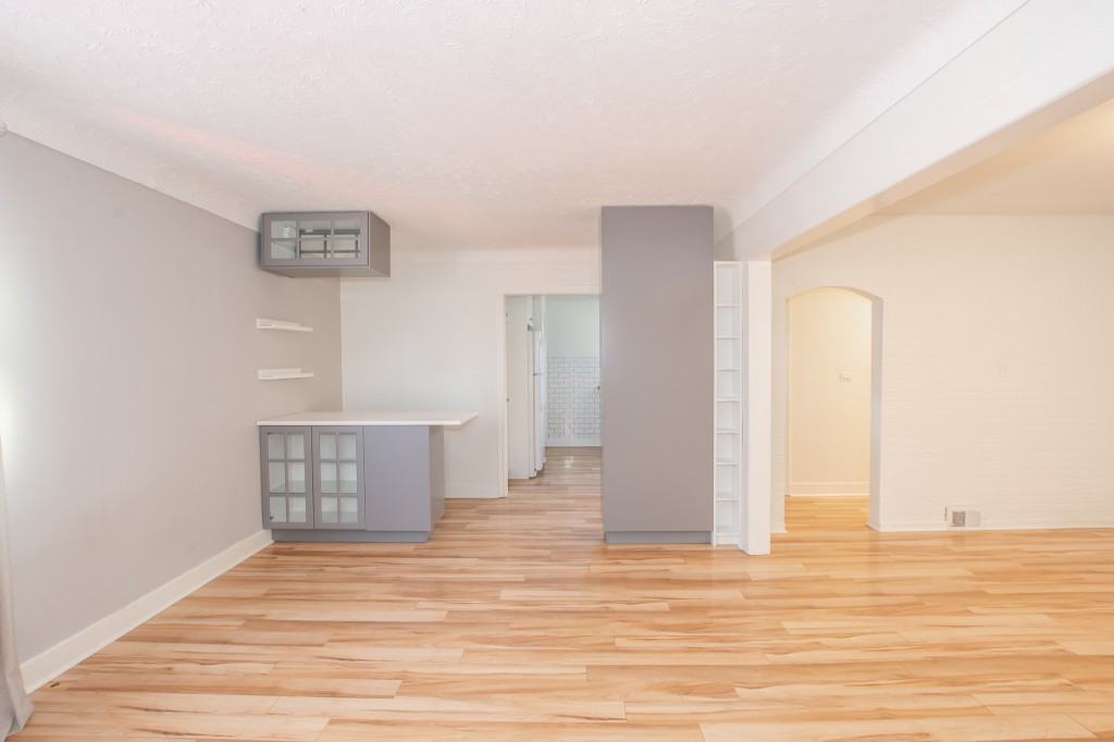 8 West Lynn St - Photo 4 of 20