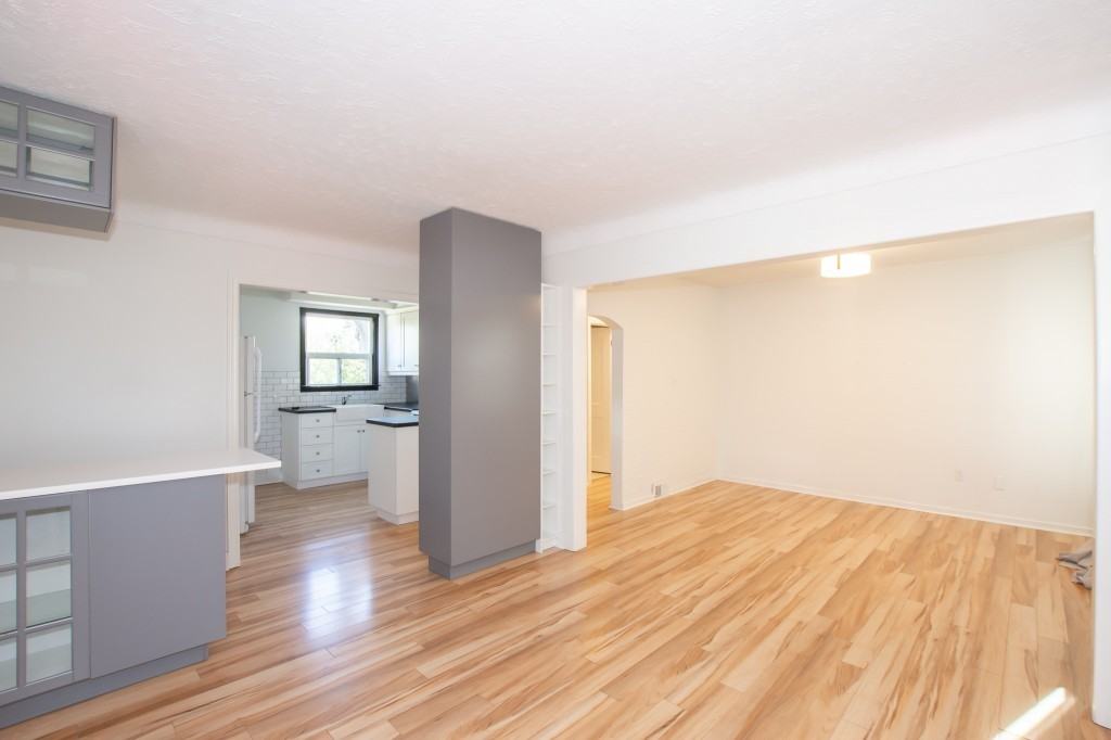 8 West Lynn St - Photo 5 of 20