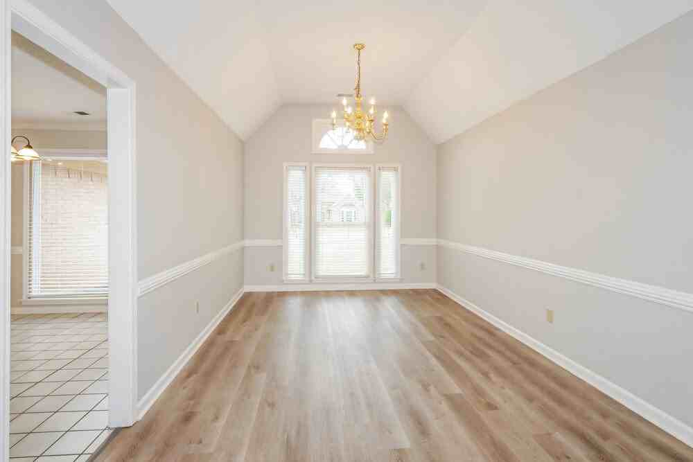 8731 Oak Trail Ln - Photo 6 of 16