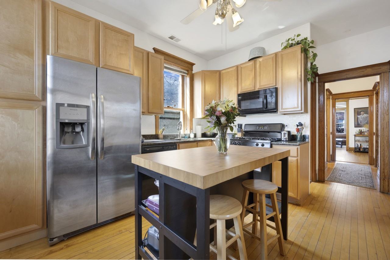 3135 North Clifton Avenue #O2 - Photo 5 of 15