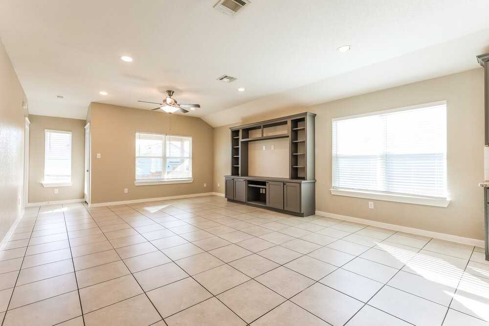10526 Rosalina Loop - Photo 3 of 16