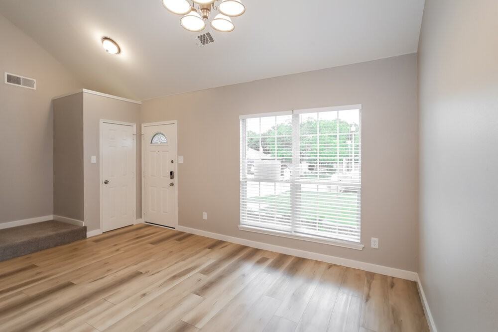 2500 Briar Forest Dr - Photo 6 of 17