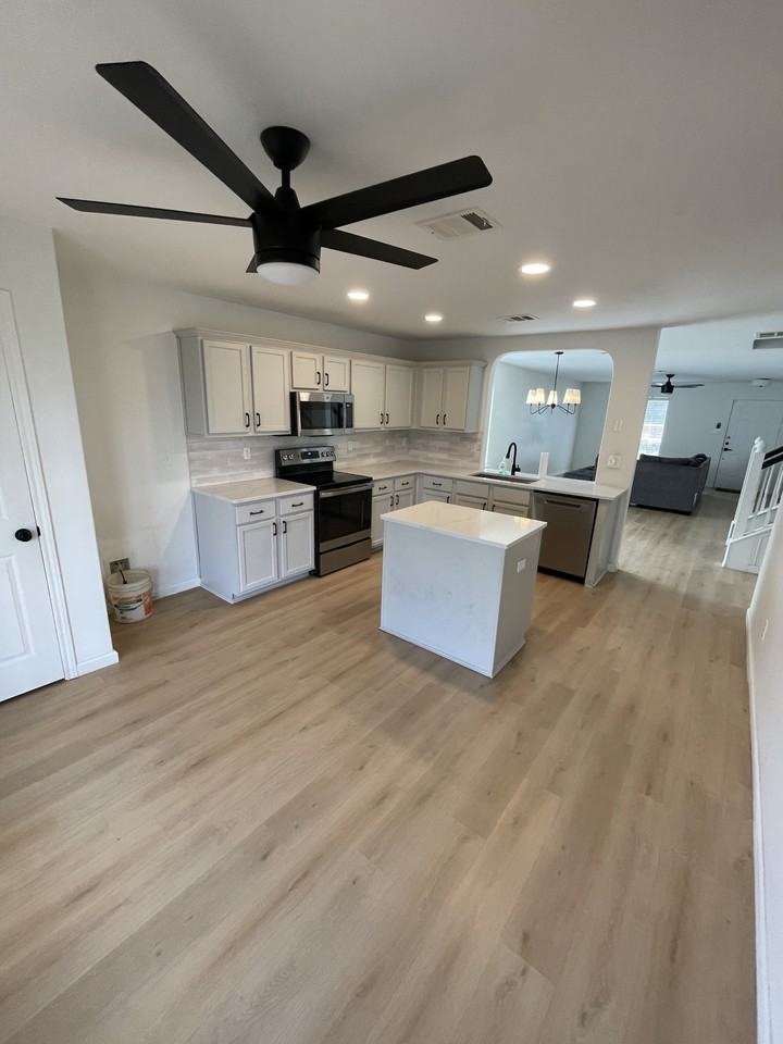 6715 Gunlock Crk #1 - Photo 7 of 43