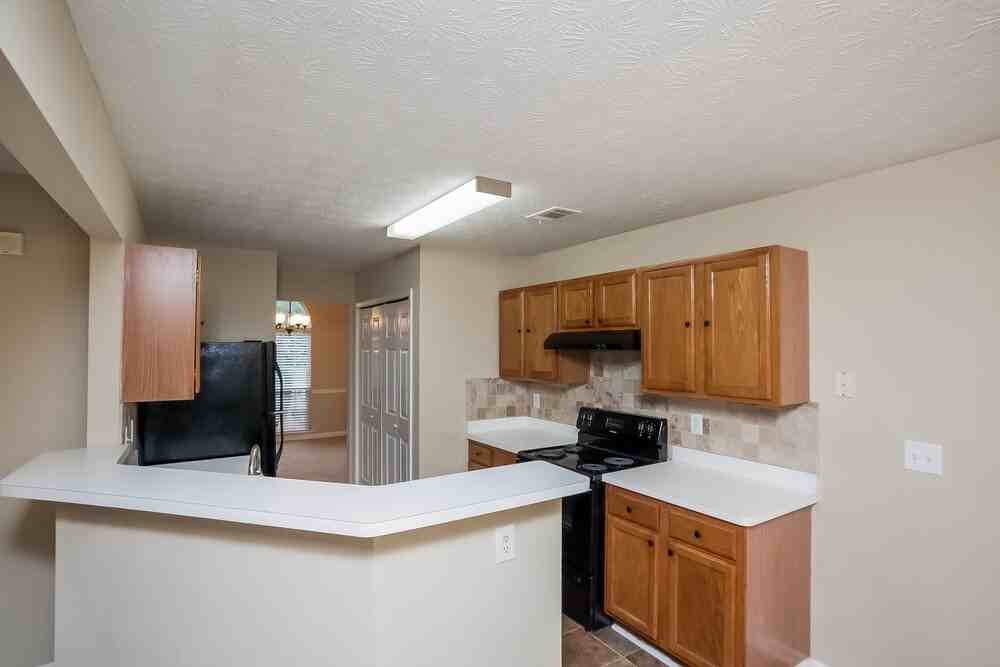 384 Jasmine Dr - Photo 6 of 13