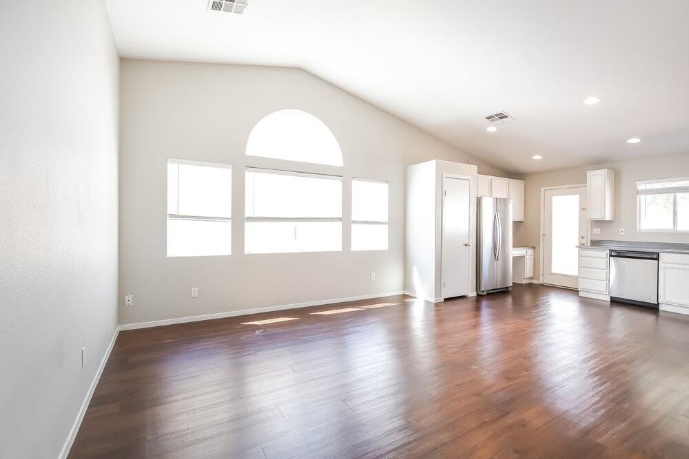 438 River Glider Ave - Photo 5 of 16