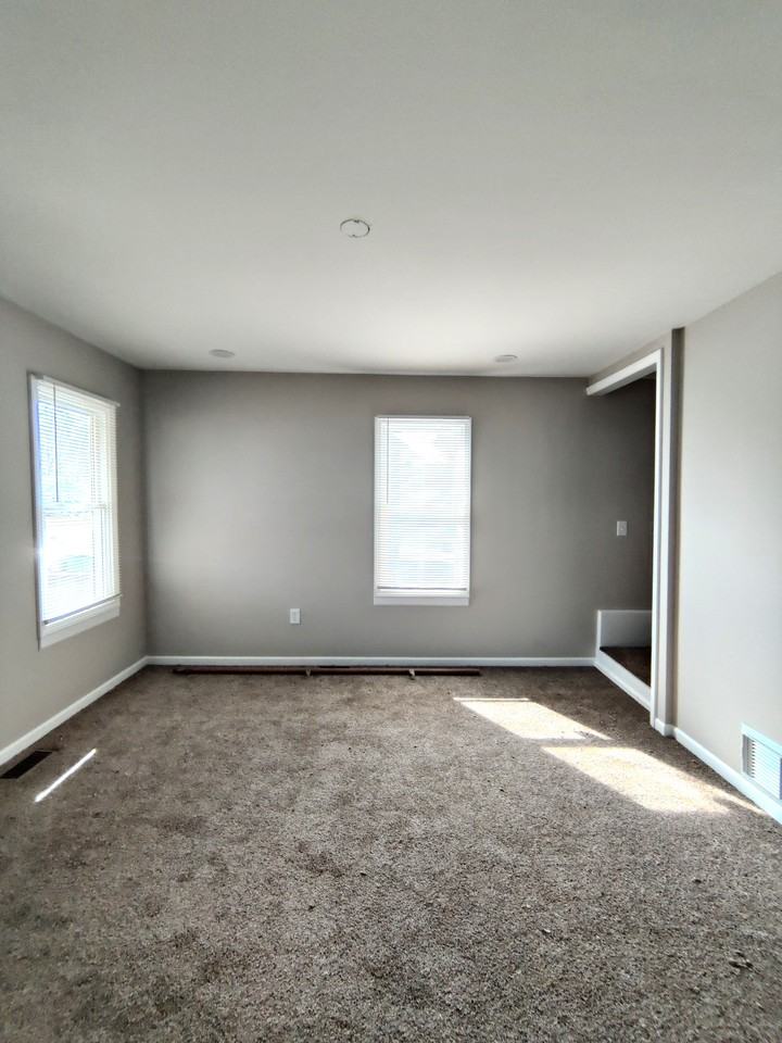 410 N 3rd St #1 - Photo 3 of 12