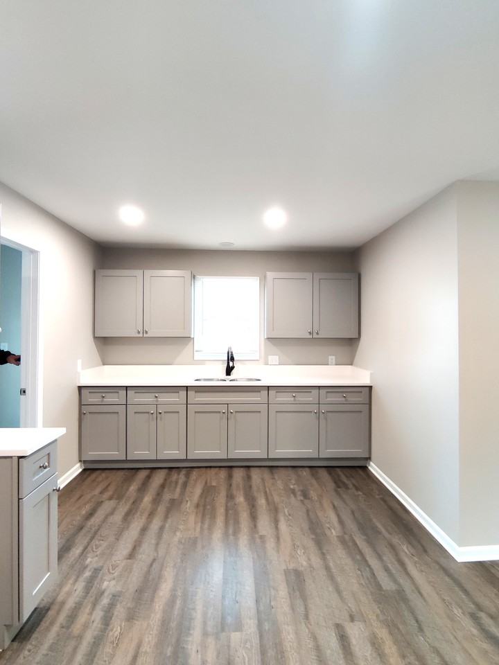 410 N 3rd St #1 - Photo 5 of 12