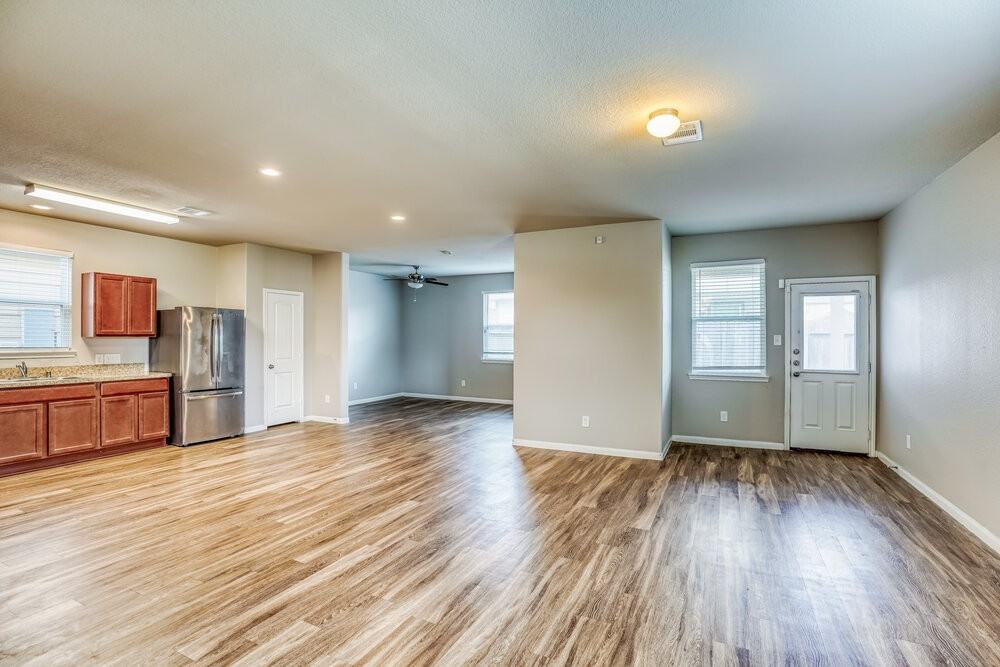 18606 Cooper Ravine Way - Photo 4 of 17