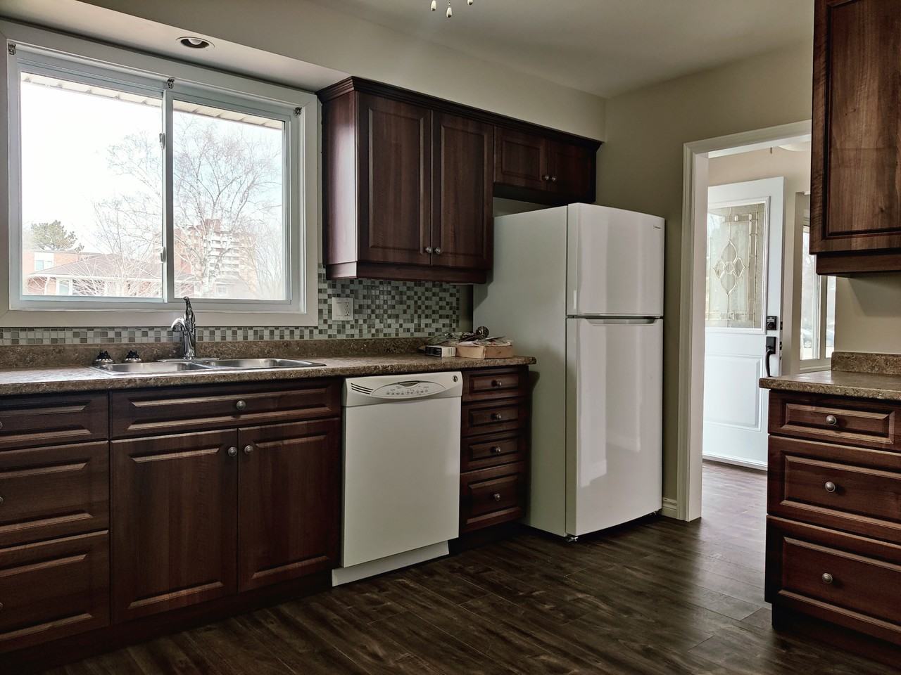 10 Hudson Cres Uppr #1UPPER - Photo 6 of 17