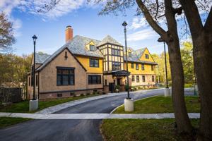 featured image of 105 Westbourne Ln Rm 8 #8