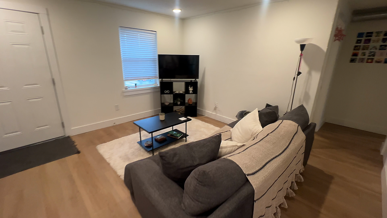 401 S Woodlawn - Photo 4 of 9