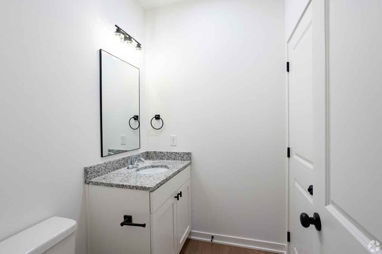 2nd Ave Rowhomes - Photo 2 of 8