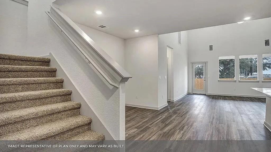 13608 Lubeck Dr - Photo 4 of 14