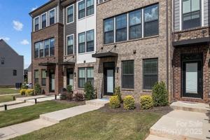 featured image of 912 Broad River Ln