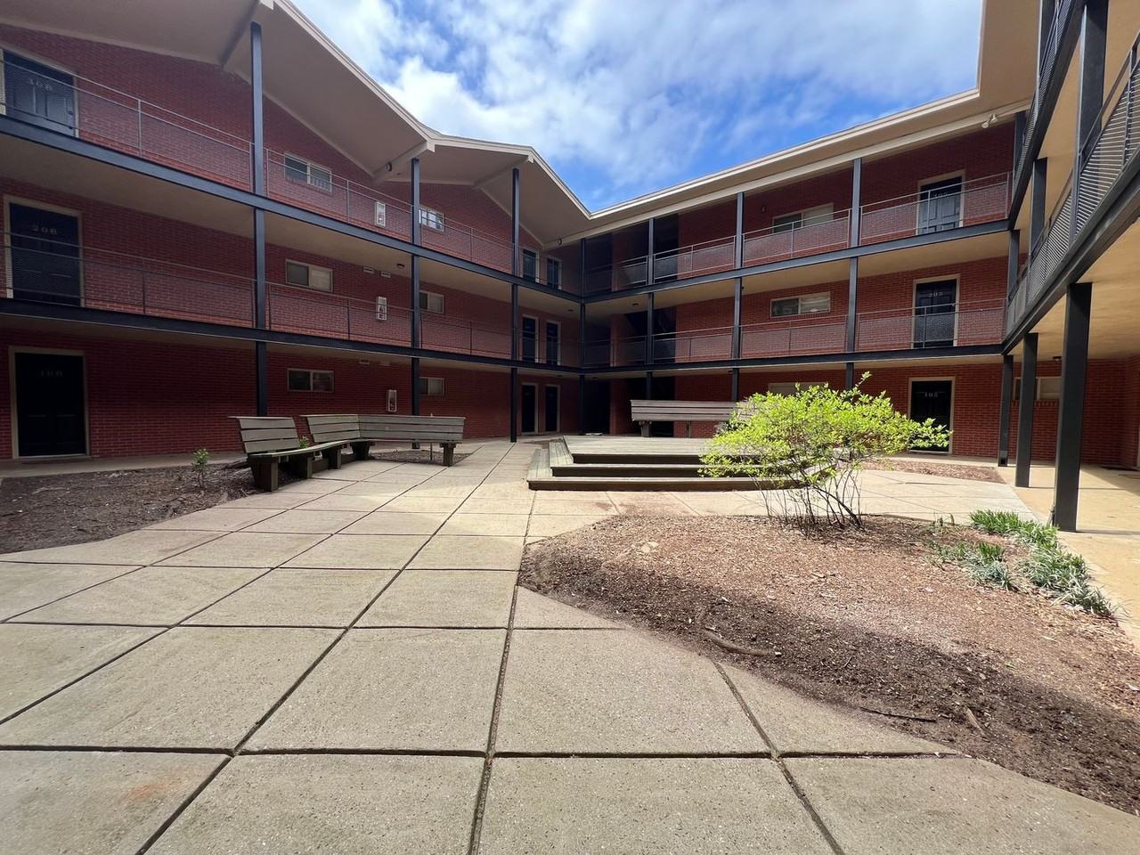 250 Little St Apt B202