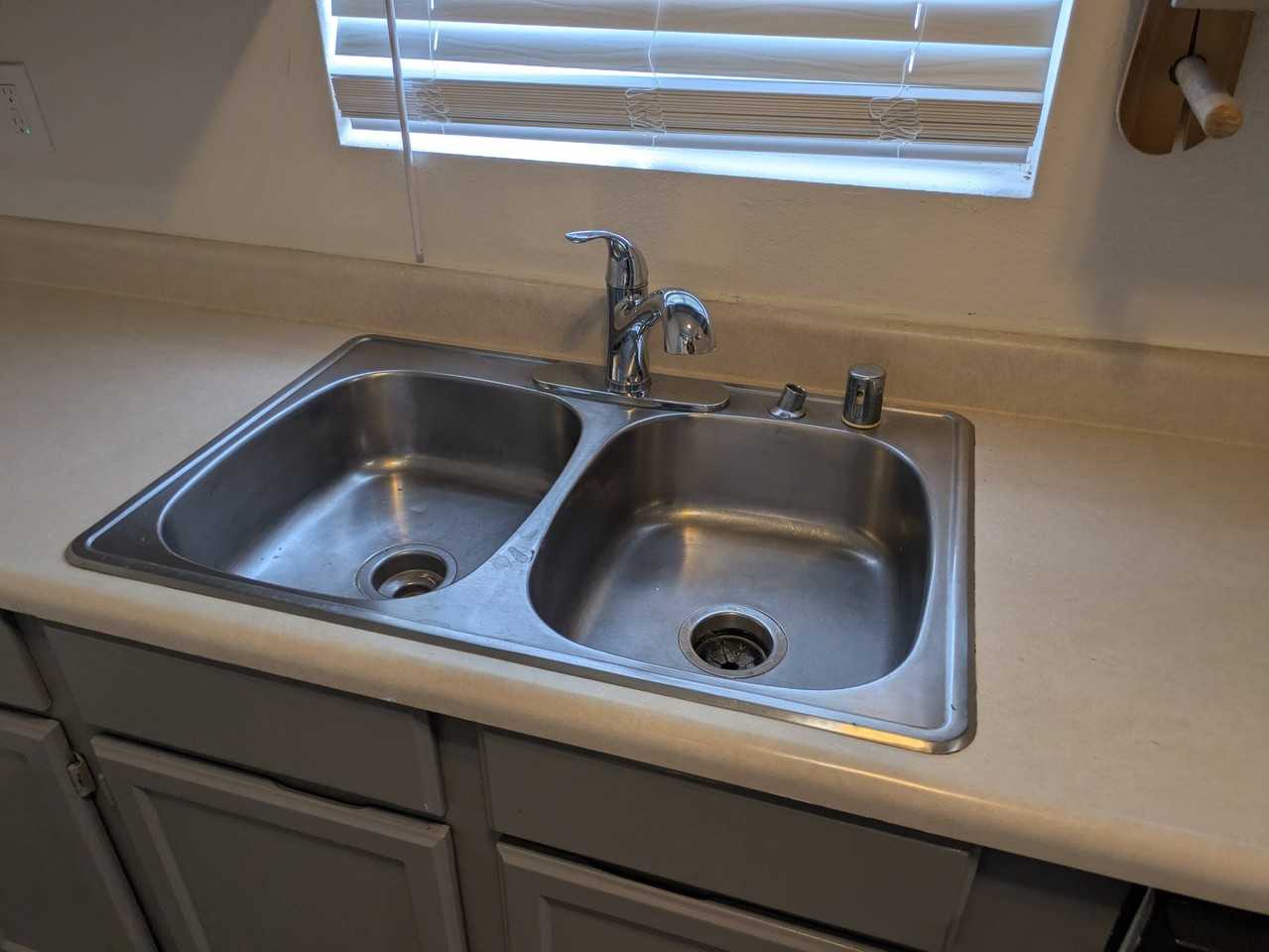 320 S 3rd St #3 - Photo 2 of 20