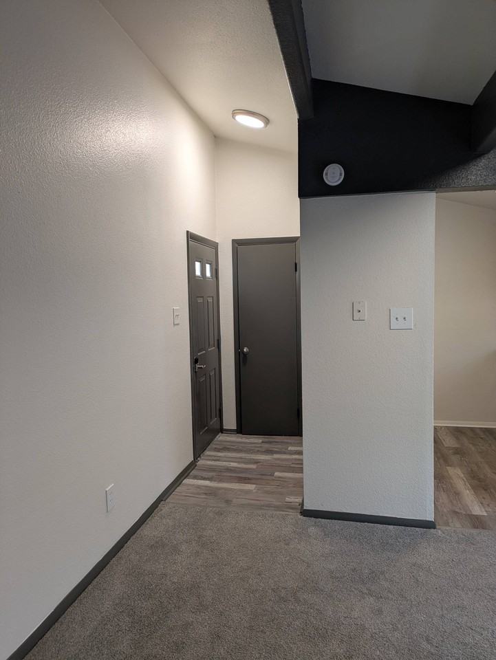 320 S 3rd St #3 - Photo 6 of 20