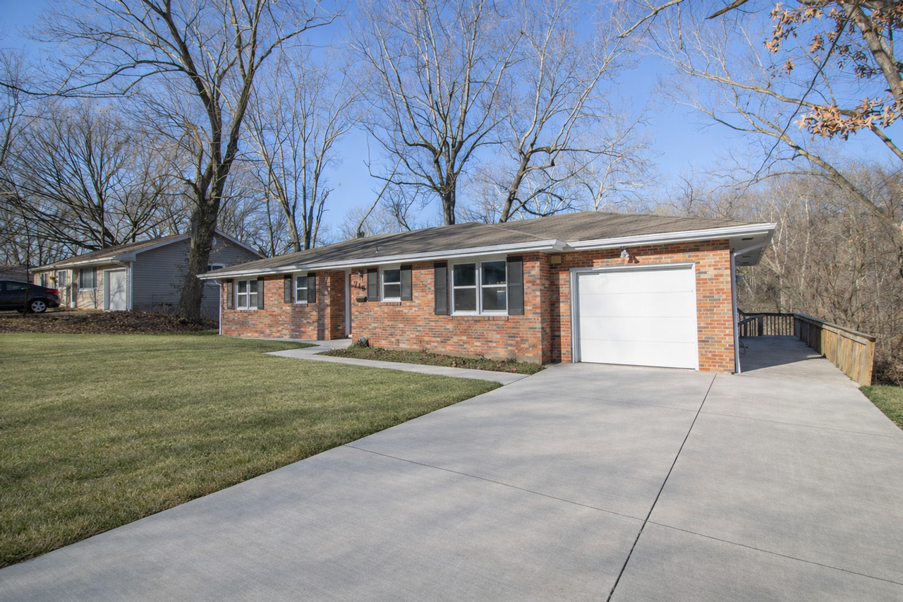 715 Bluff Dale Dr - Photo 2 of 44