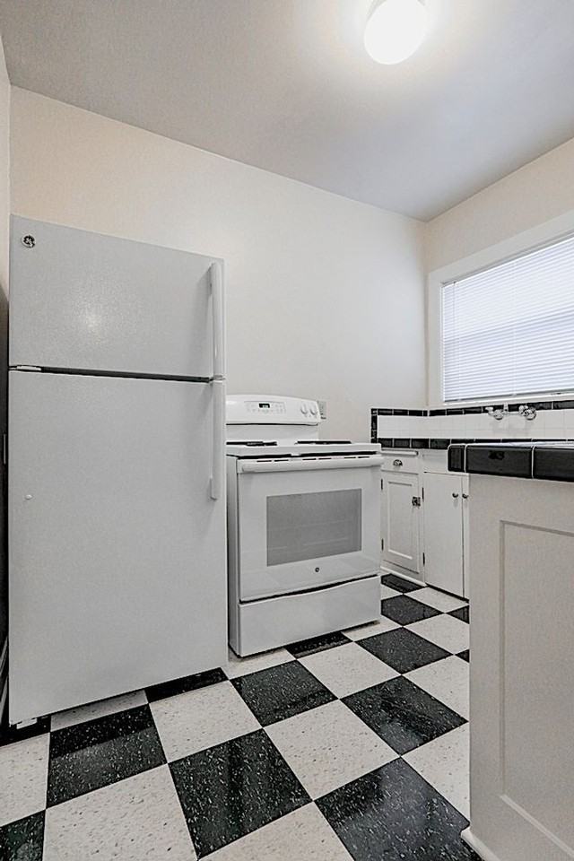 CARMEN APARTMENTS (JAMJ01) - Photo 3 of 22