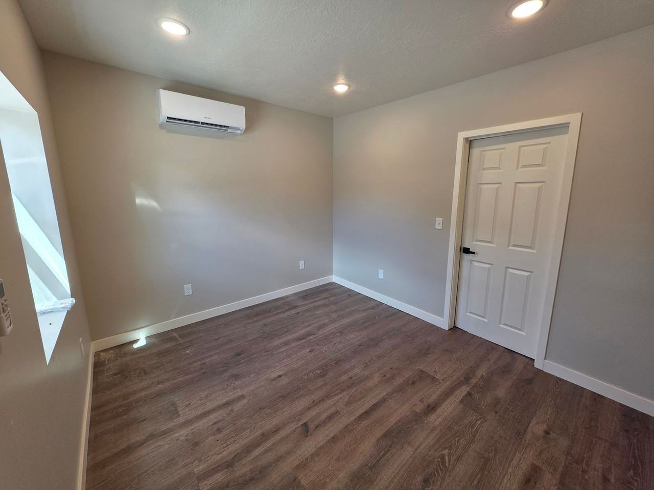 Newly Remodeled Apartments - Photo 4 of 9