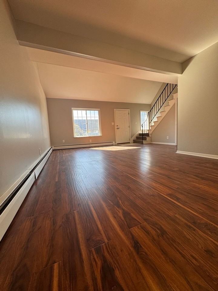 Sunrise Utica - Photo 5 of 50