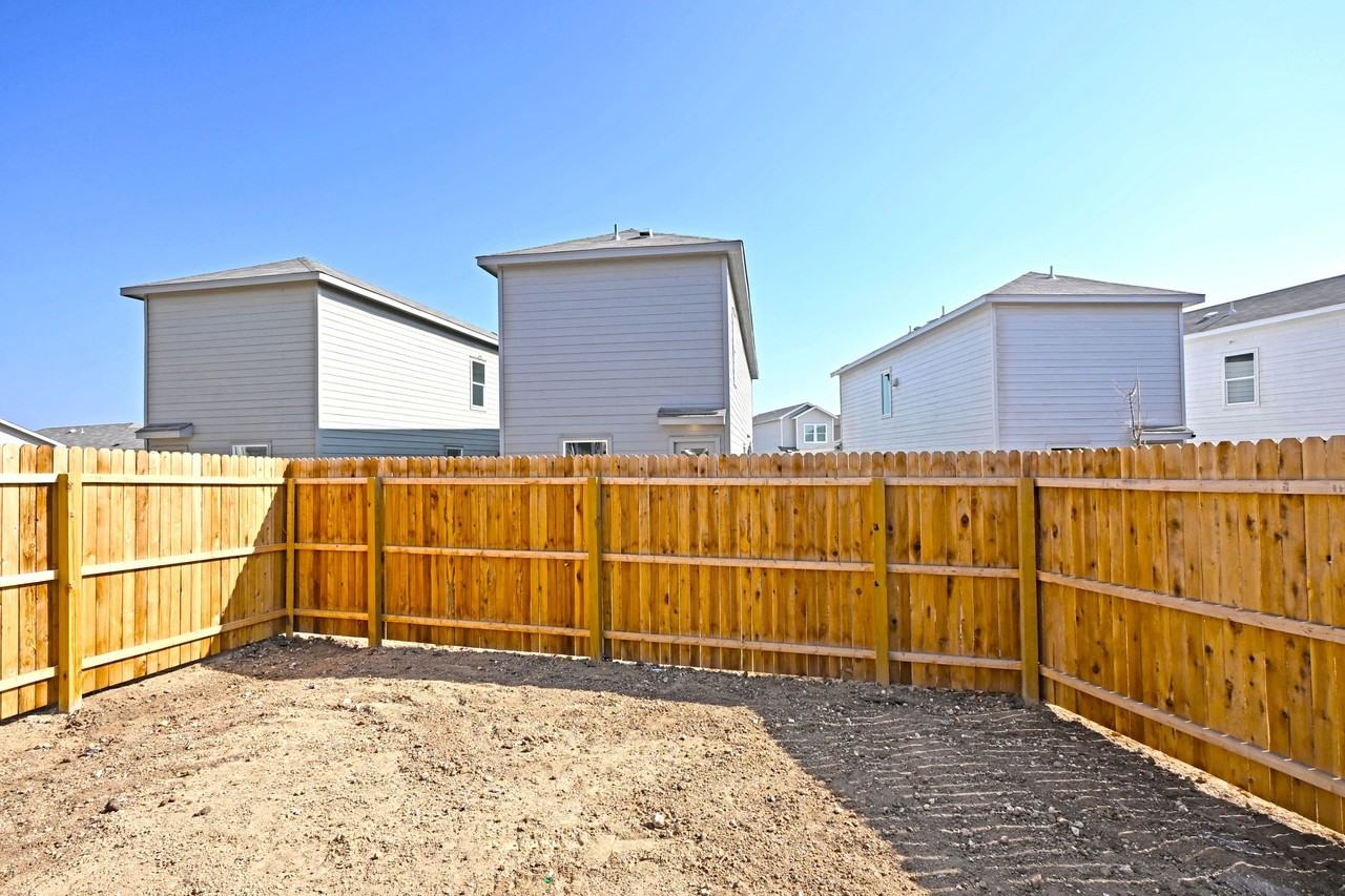 6718 Marble Rdg #1 - Photo 7 of 34