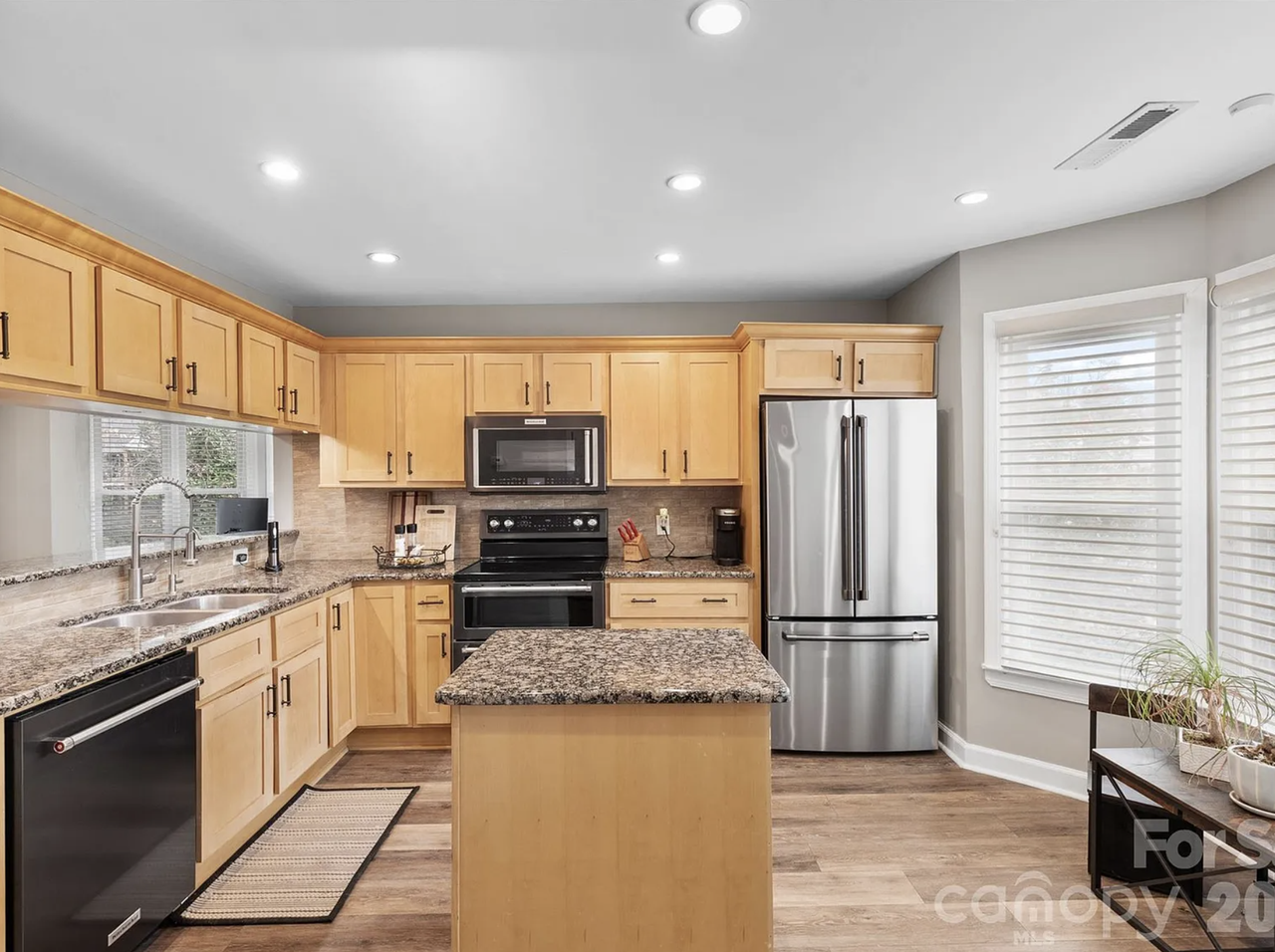 13820 Queens Harbor Rd #1 - Photo 3 of 9