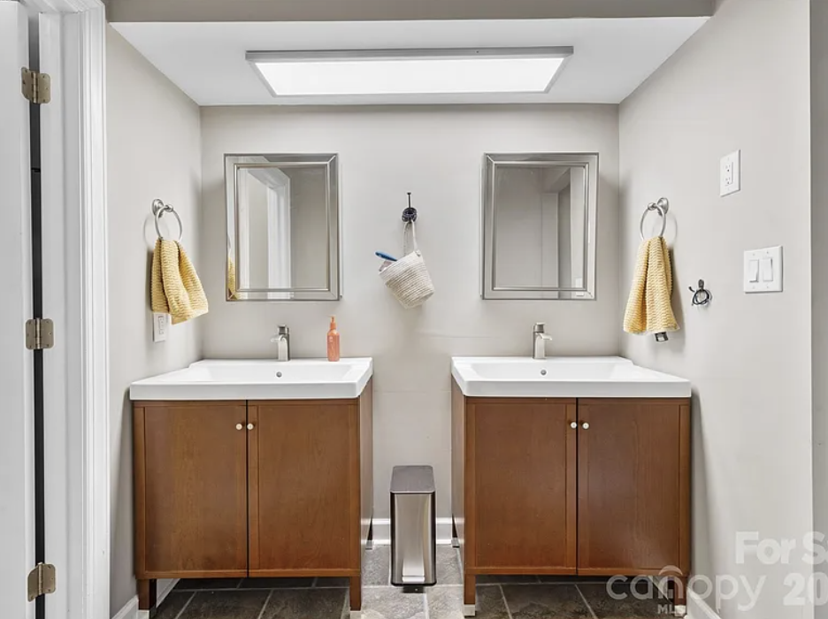 13820 Queens Harbor Rd #1 - Photo 5 of 9