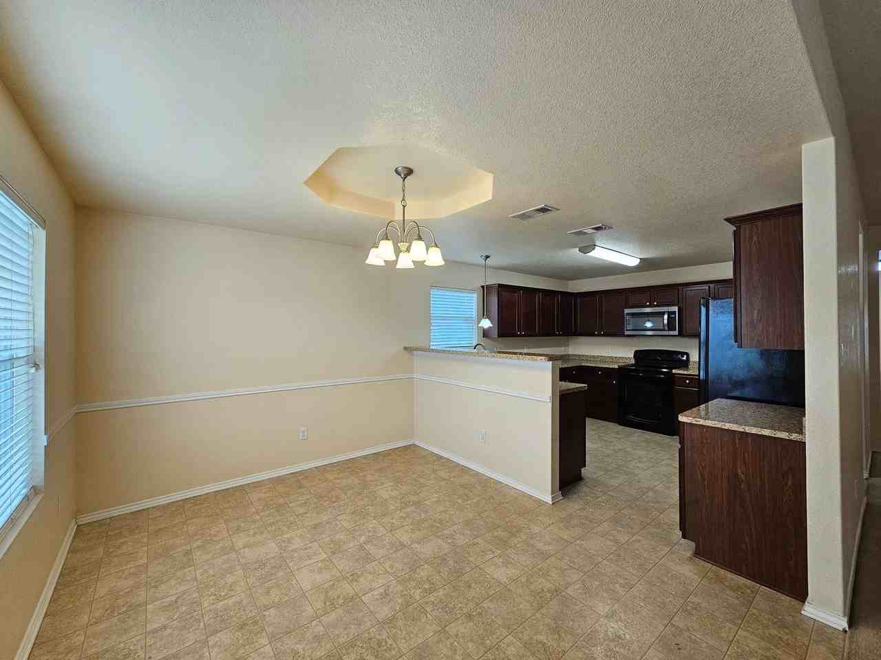 2102 Coy Dr - Photo 5 of 26