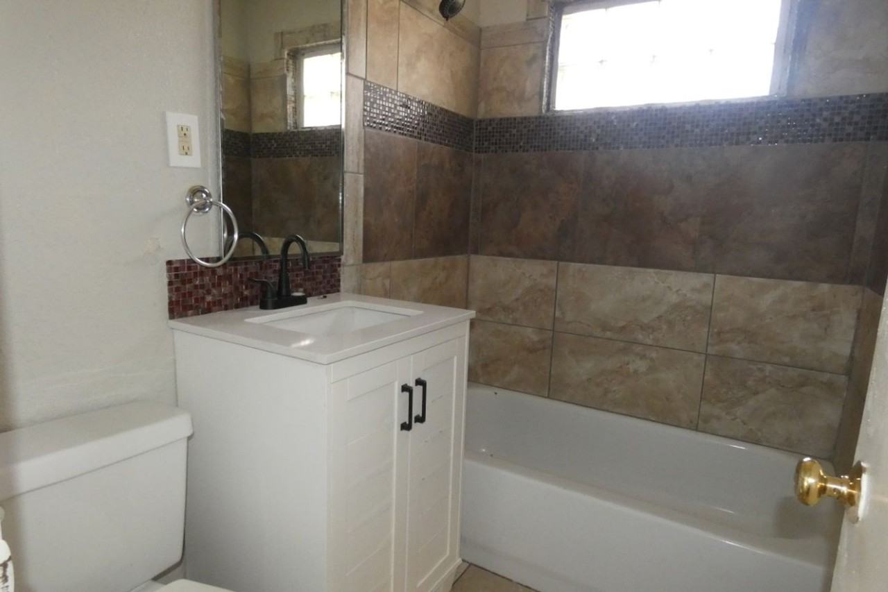 1509 Nw Williams Ave - Photo 7 of 17