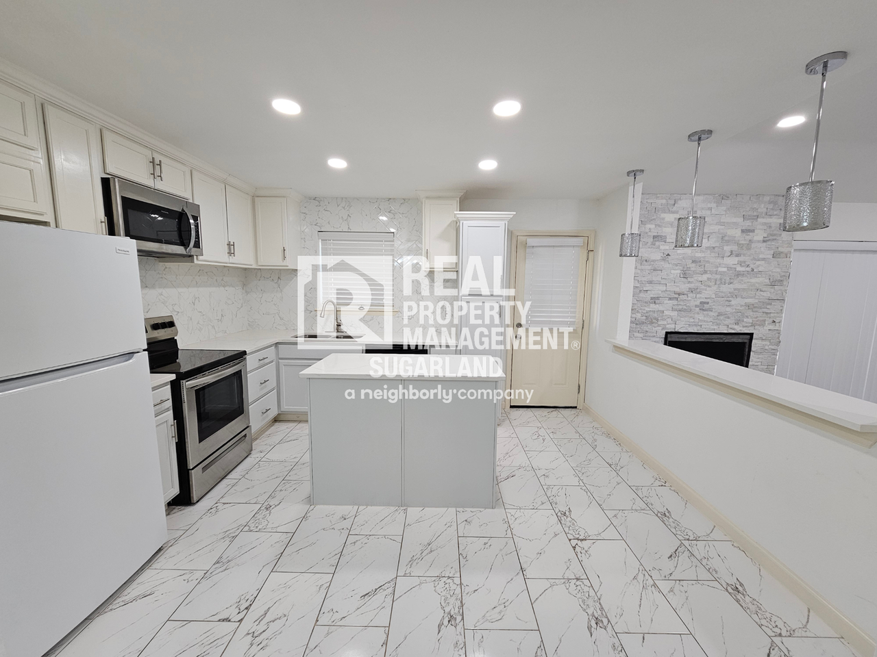 10527 Westedge Dr - Photo 3 of 28