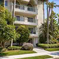 featured image of 2332 Wellesley Ave