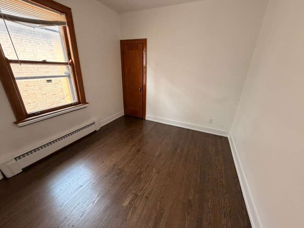 3025 West 54th Place - Bedroom 1 - Photo 4 of 12
