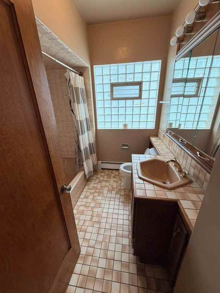 3025 West 54th Place - Bedroom 1 - Photo 7 of 12