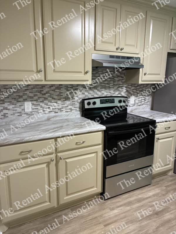 396 Rowland Rd #1 - Photo 5 of 19