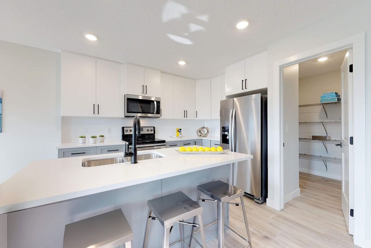 7914 174 Ave Nw #MAIN - Photo 2 of 25