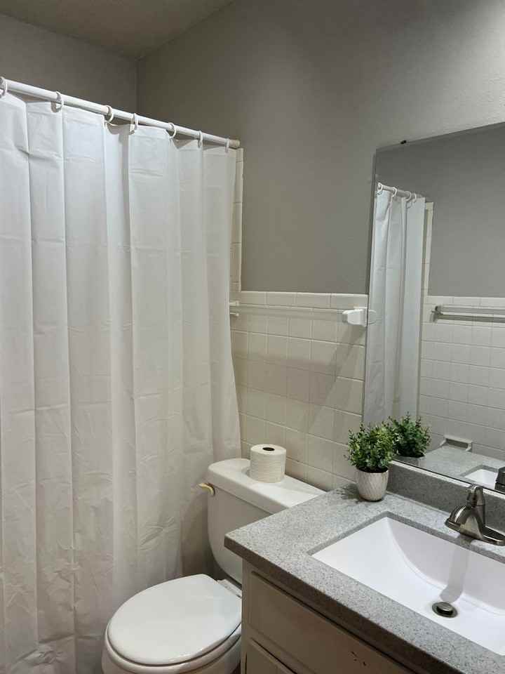 Southpoint Apartments - Photo 3 of 20