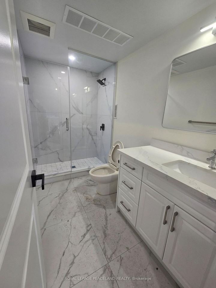 558 Spadina Crescent - Photo 5 of 10