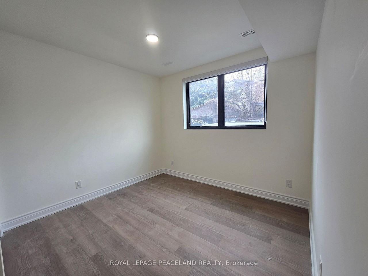 558 Spadina Crescent - Photo 6 of 10