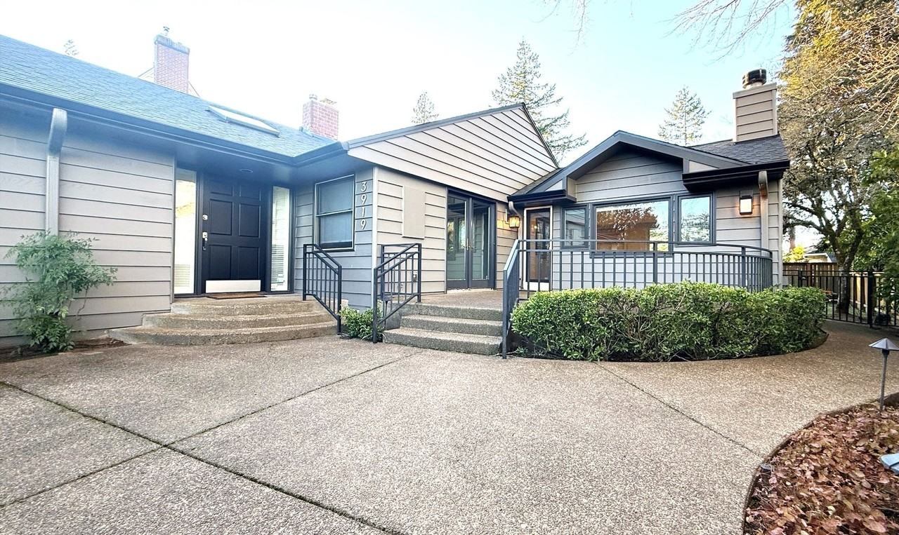 3919 Sw Mount Adams Dr - Photo 2 of 21