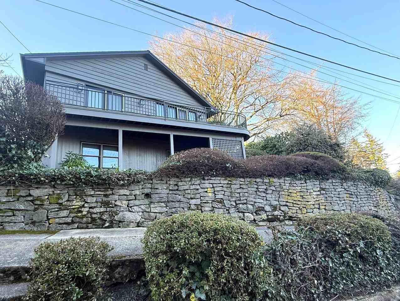 3919 Sw Mount Adams Dr - Photo 3 of 21