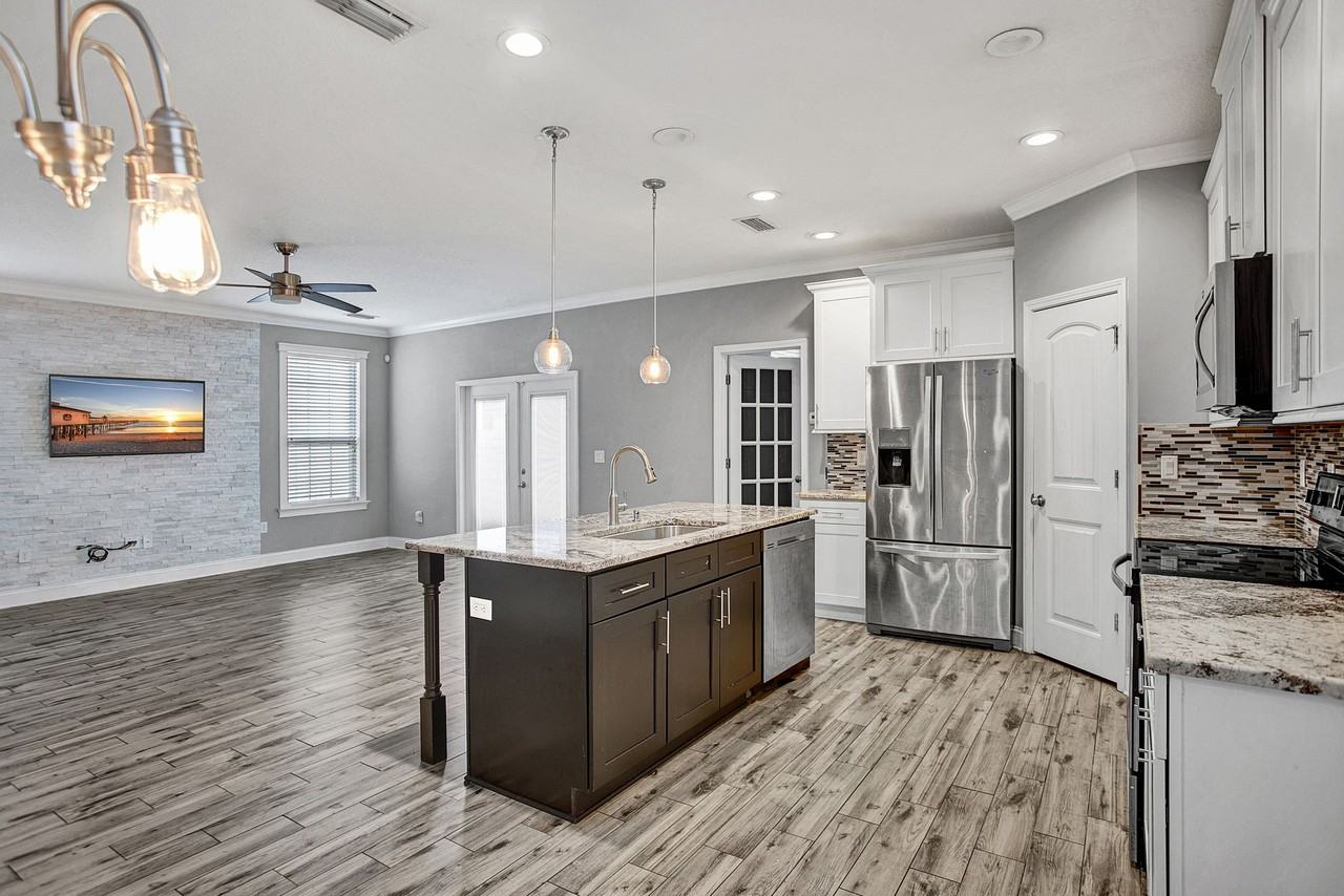 516 Meldrum Ln #1 - Photo 5 of 50