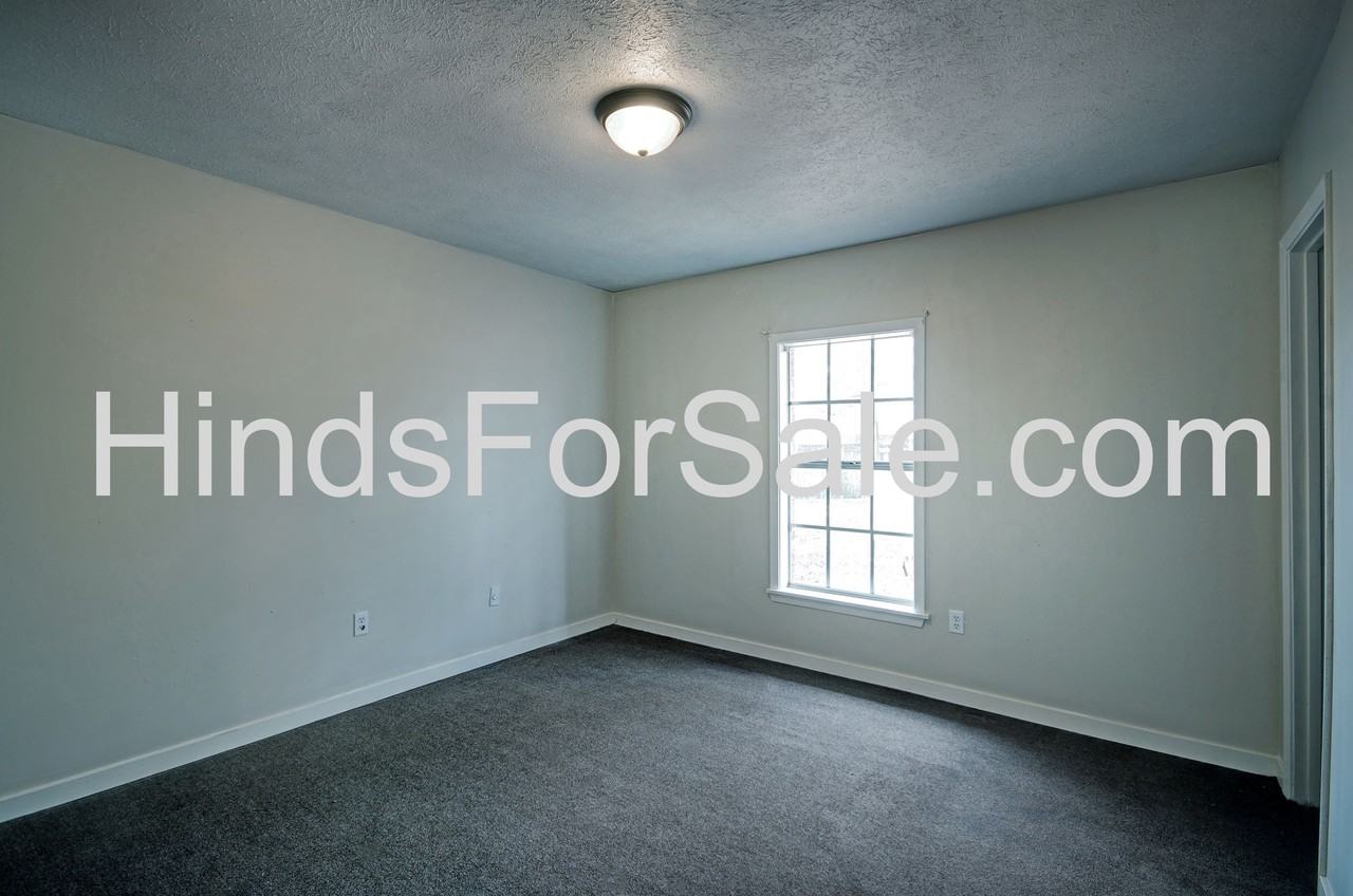 105 Cross Tree Circle - Photo 3 of 18