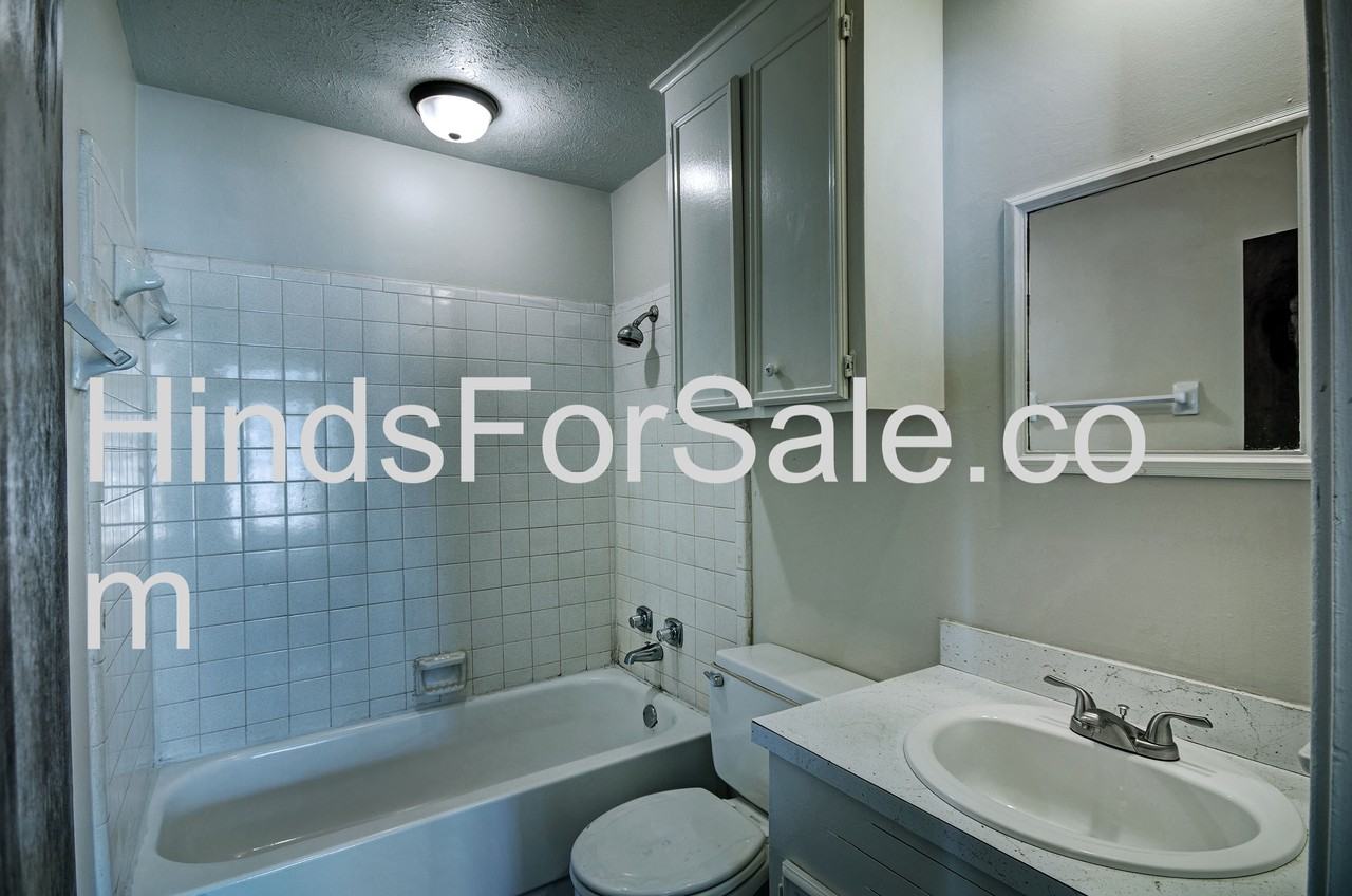 105 Cross Tree Circle - Photo 4 of 18