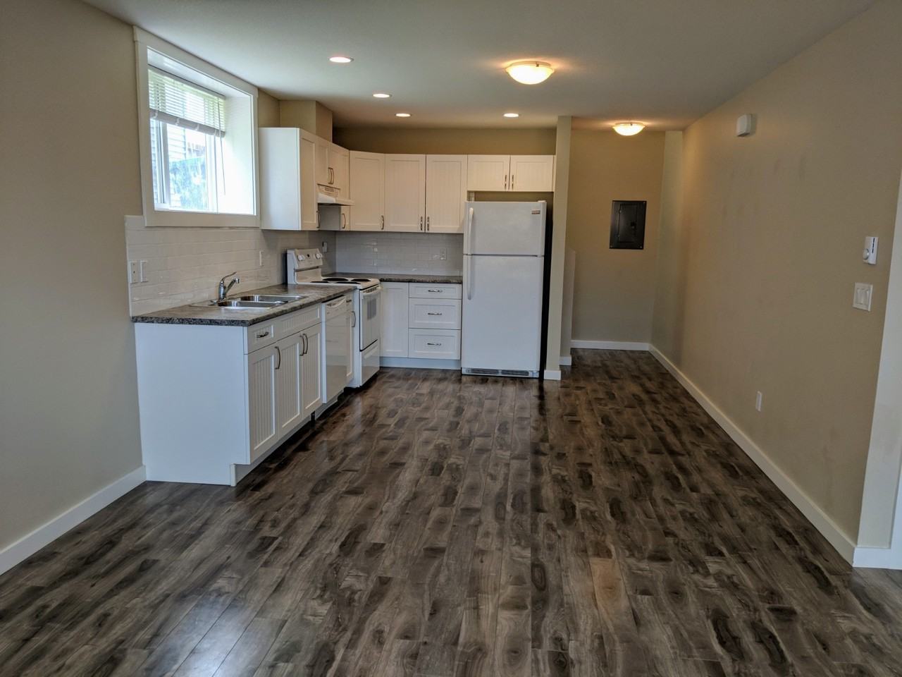1620A 87 Ave #1-1620A - Photo 2 of 10