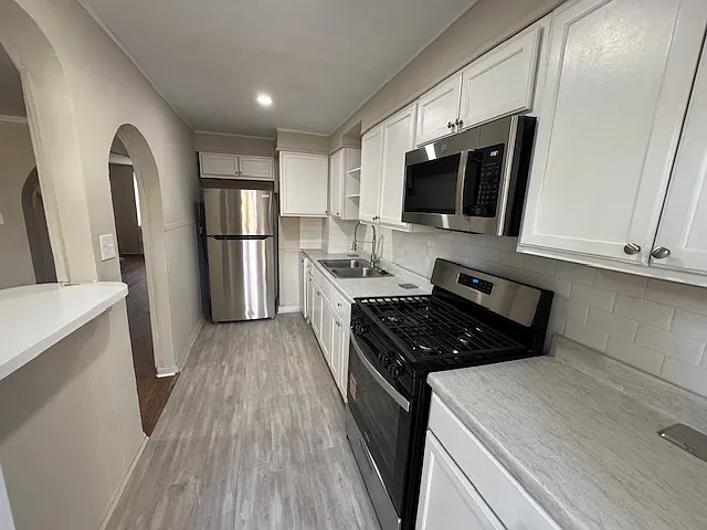 5105 Chalgrove Ave #1 - Photo 2 of 35