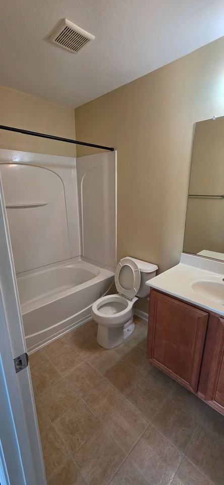 5585 Farm House Trl - Photo 4 of 13